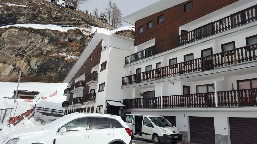 Matterhorn Studio Cervinia ブレウイル・チェルヴィナイア エクステリア 写真